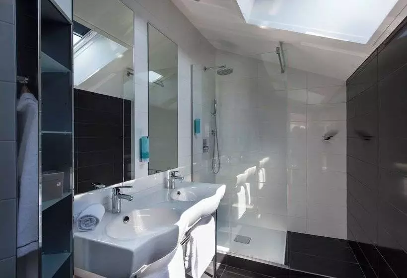 ホテル Hôtel Valdys Thalasso & Spa   Les Pins