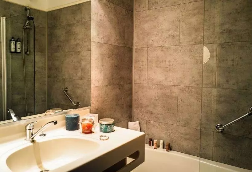 ホテル Hôtel Valdys Thalasso & Spa   Les Pins