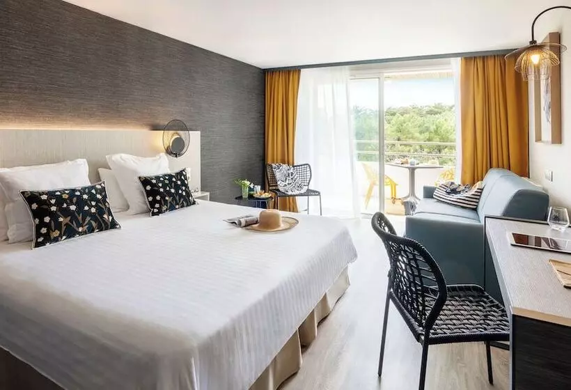 ホテル Hôtel Valdys Thalasso & Spa   Les Pins