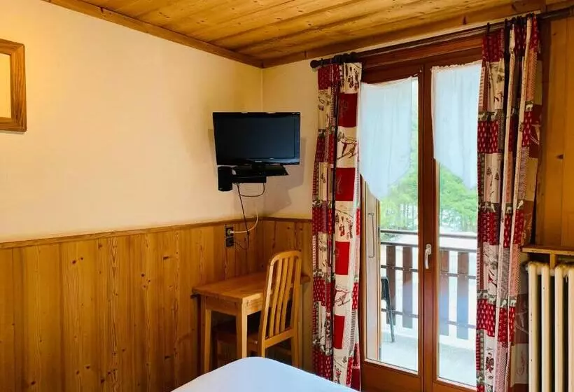 酒店 L Arveyron Open House