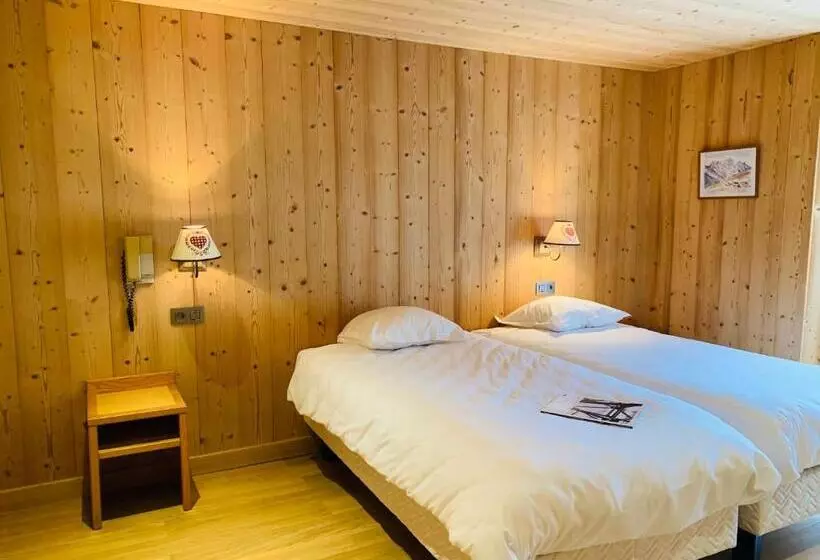 酒店 L Arveyron Open House