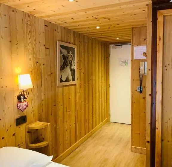 酒店 L Arveyron Open House