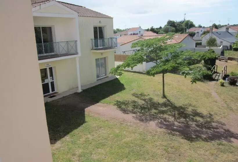 ホテル La Chaumiere