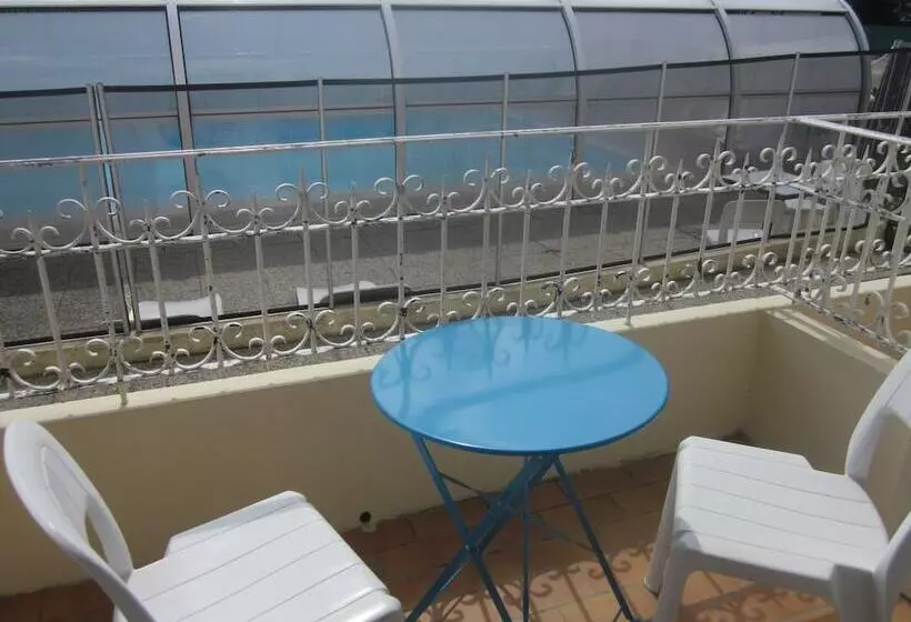 ホテル La Chaumiere