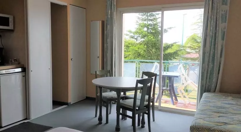 ホテル La Chaumiere