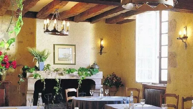 Hotel Logis Auberge Du Centre