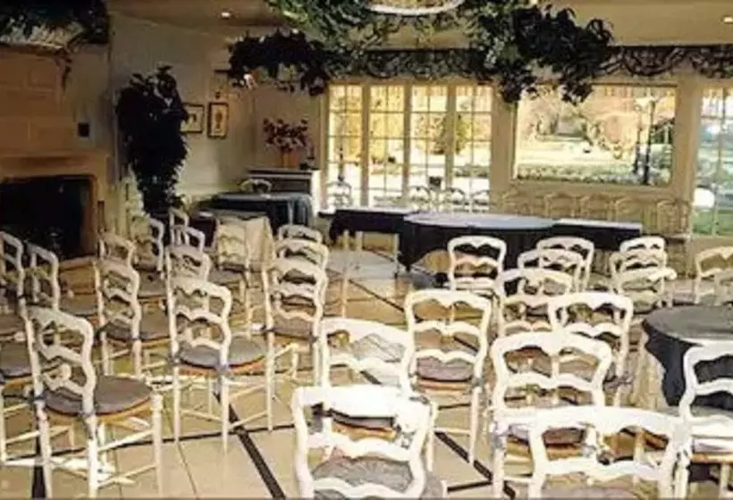 Hotel Logis Auberge Du Centre