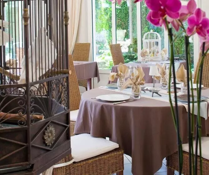 Hotel Logis Auberge Du Centre