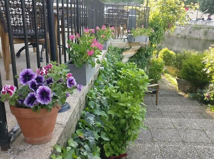 ホテル Restaurant Charbonnel