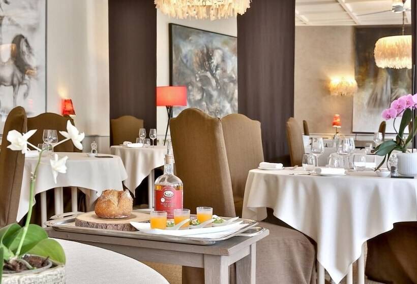 ホテル Restaurant Charbonnel