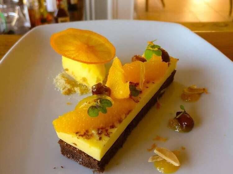 ホテル Restaurant Charbonnel