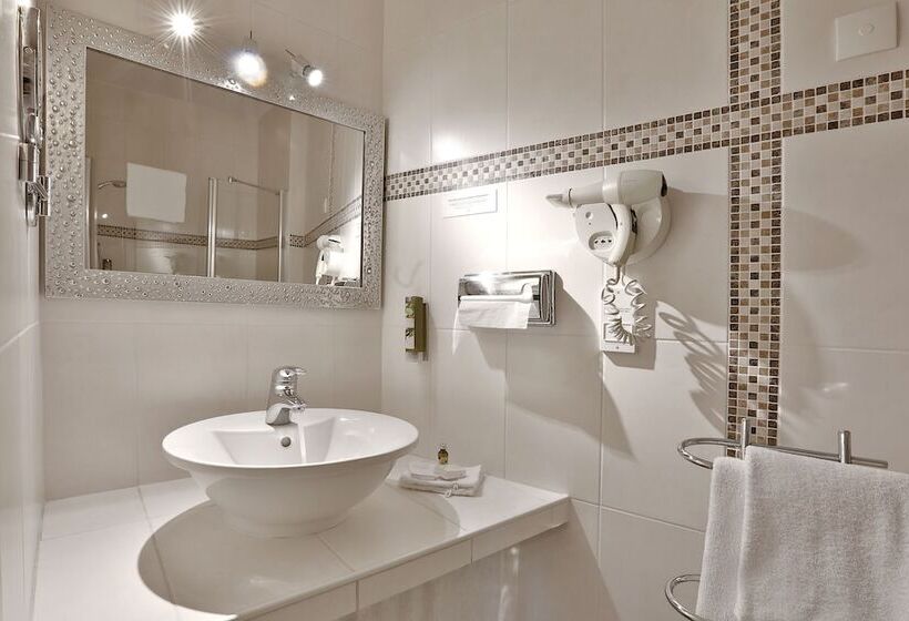 ホテル Restaurant Charbonnel