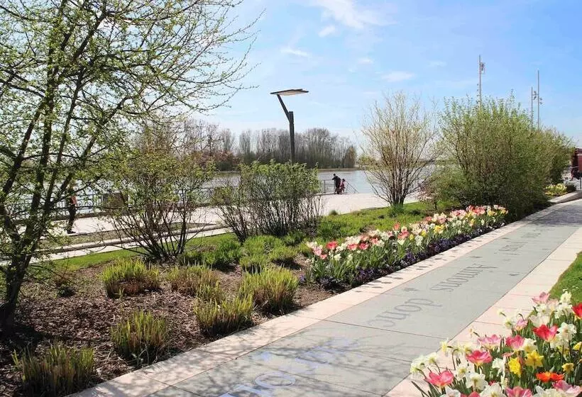 호텔 Mercure Macon Bord De Saone