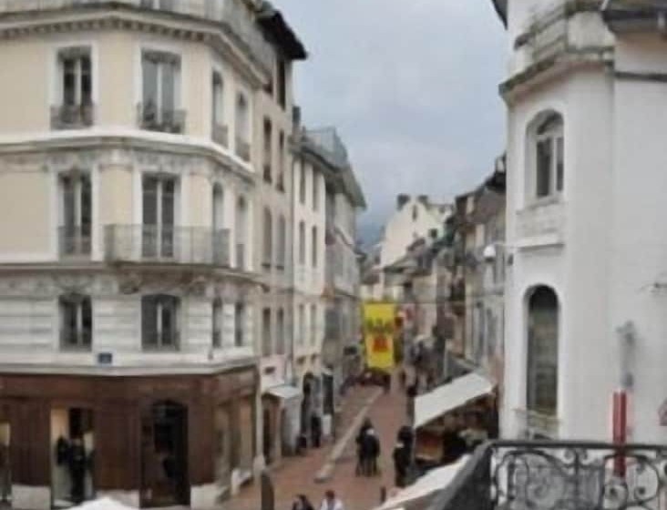 هتل Théâtre Hôtel Chambéry