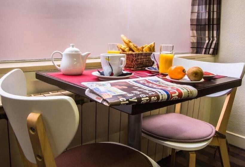 هتل Théâtre Hôtel Chambéry