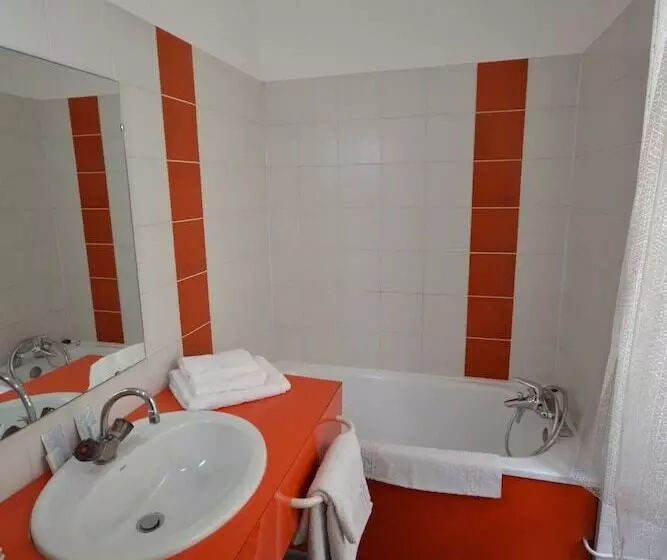 호텔 Théâtre Hôtel Chambéry