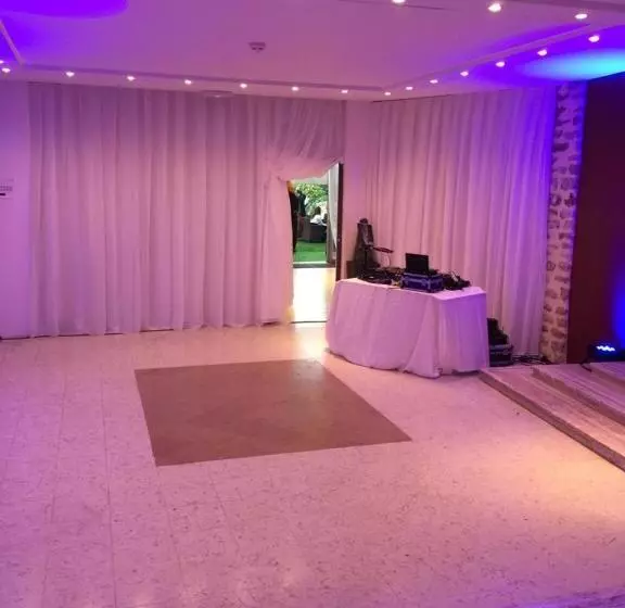 Отель Auberge De L'etoile