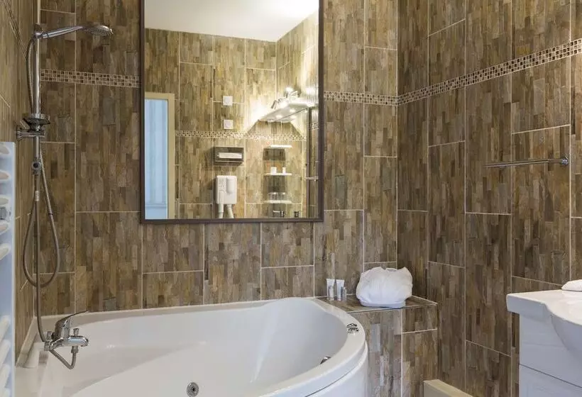 Belle Isle Sur Risle   Chateau Hotel & Spa