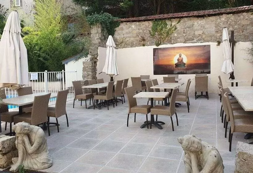 Brit Hotel Confort Auclair