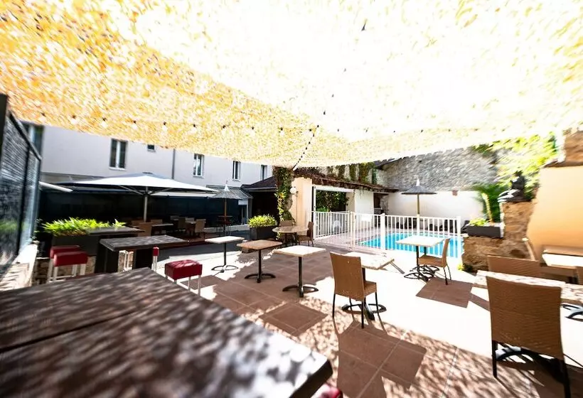 Brit Hotel Confort Auclair