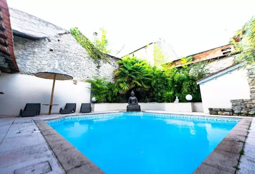 Brit Hotel Confort Auclair