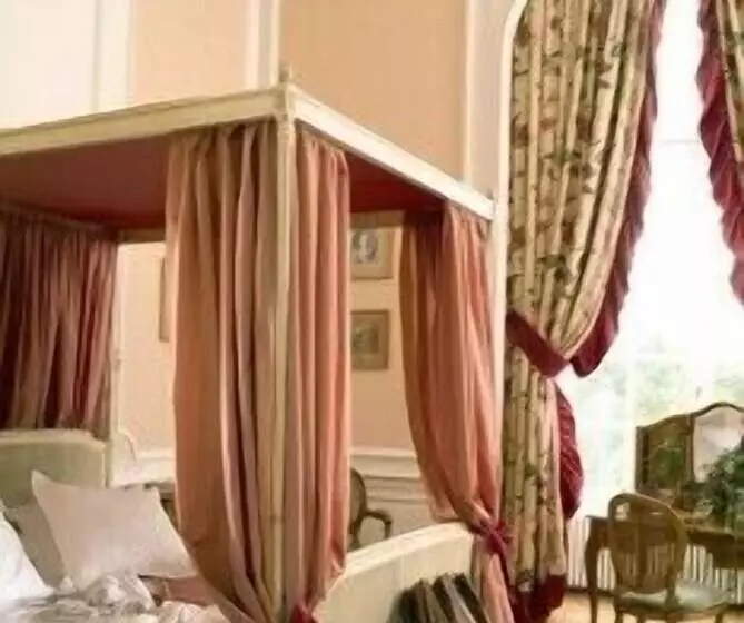 בית מלון כפרי Chateau Colbert