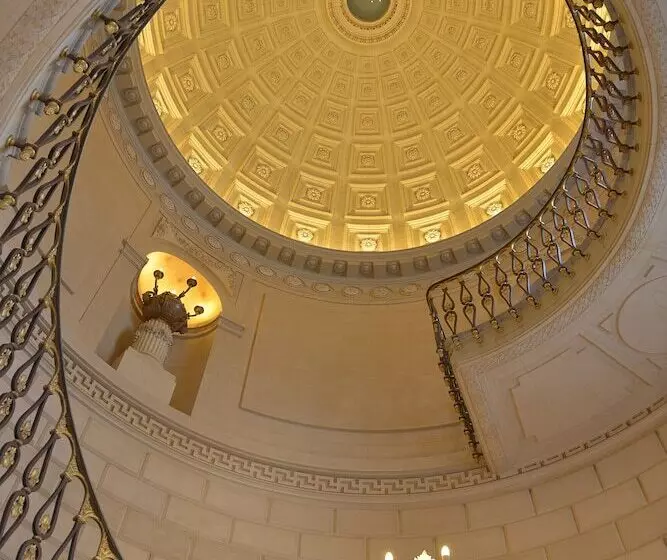 בית מלון כפרי Chateau Colbert