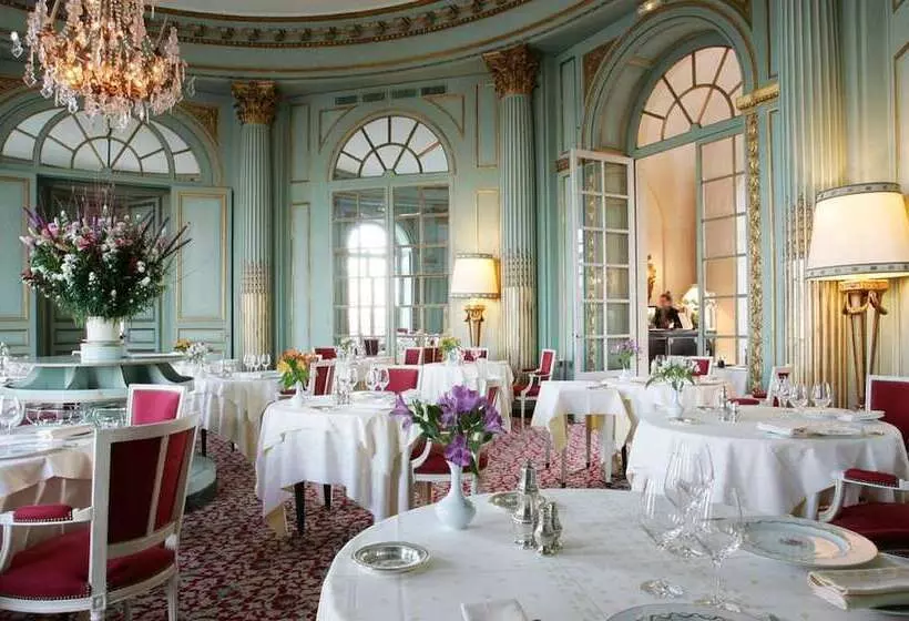 בית מלון כפרי Chateau D Artigny