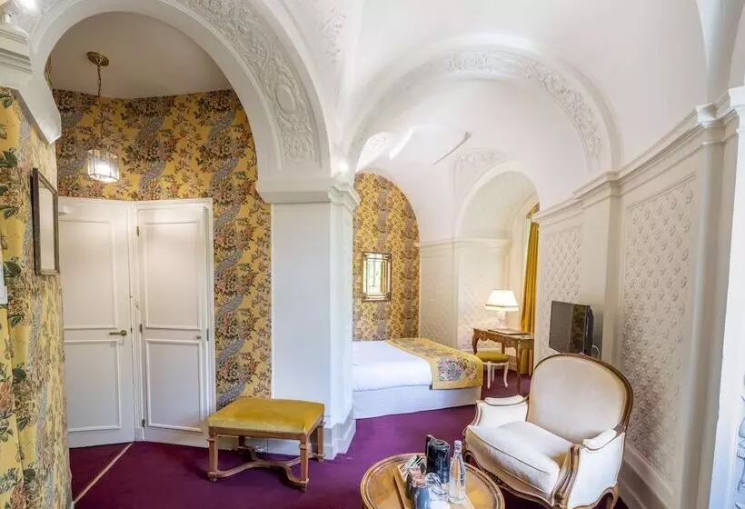 בית מלון כפרי Chateau D Artigny