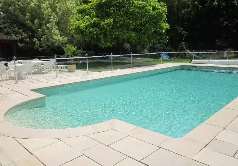 Hotell Chateau De Gilly