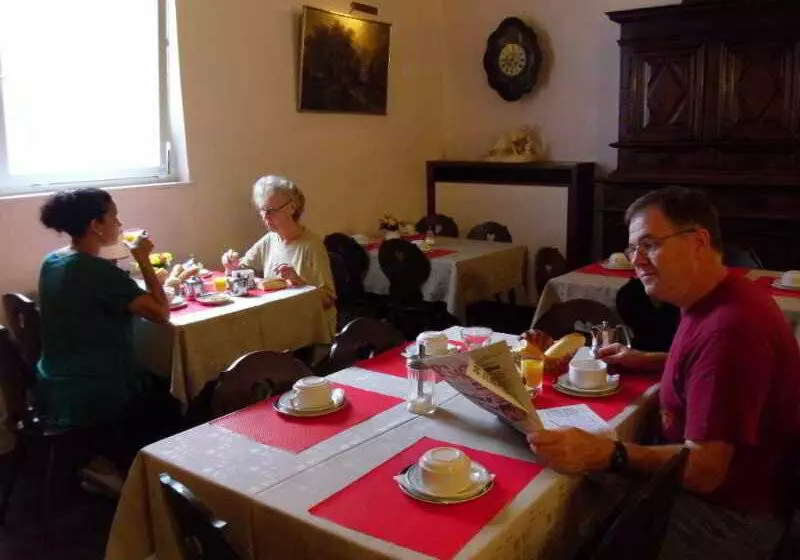 בית מלון כפרי De Bale