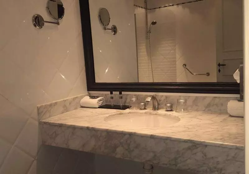 فندق Des Augustins