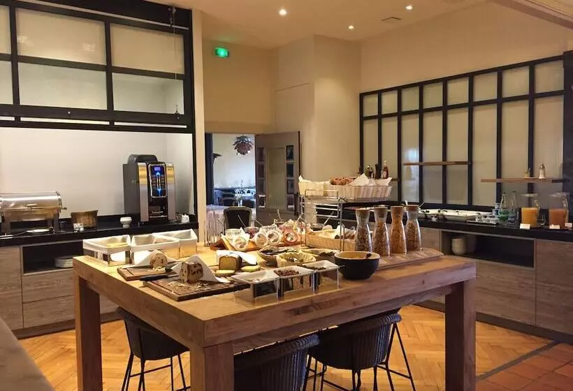 Отель Grand Hôtel Bristol