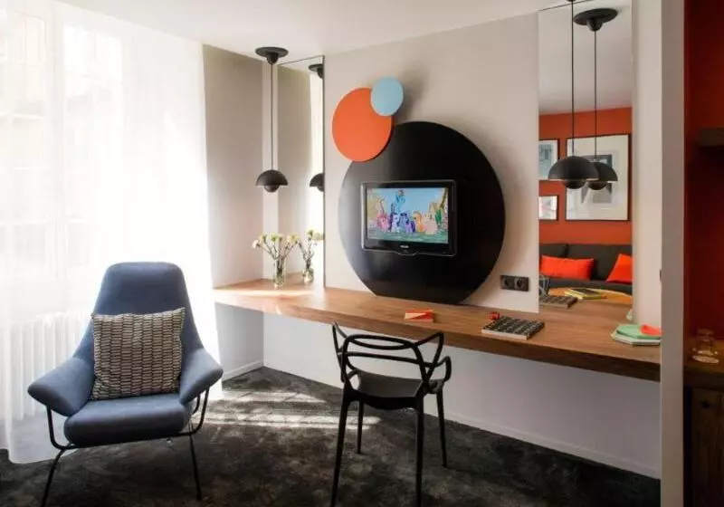 هتل Hostellerie Du Chapeau Rouge