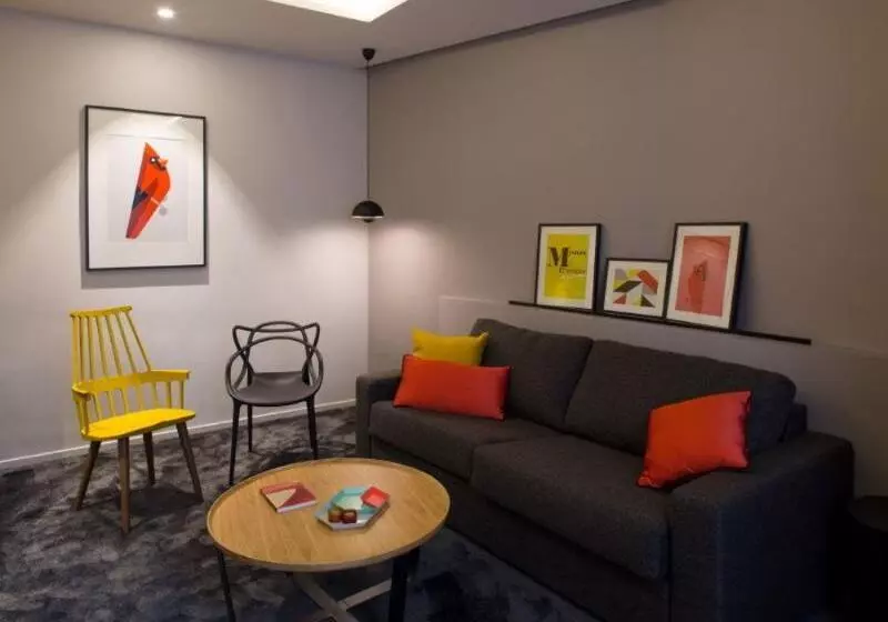 هتل Hostellerie Du Chapeau Rouge