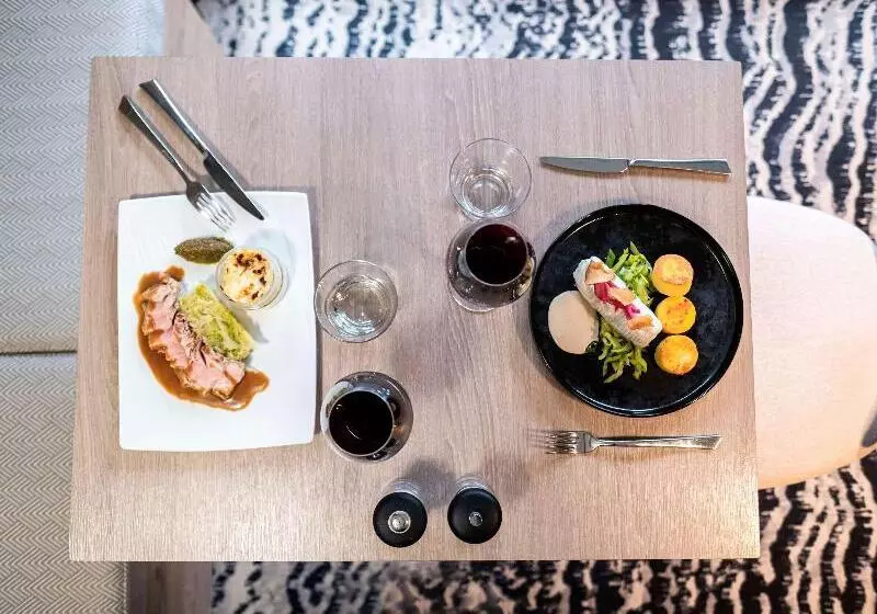 ホテル Hôtel Mercure Grenoble Meylan