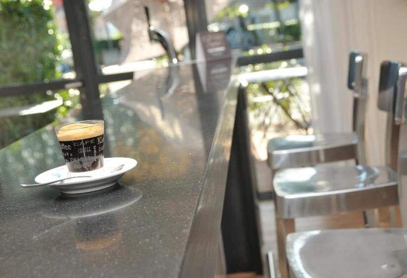 هتل Ibis Maisons Laffitte