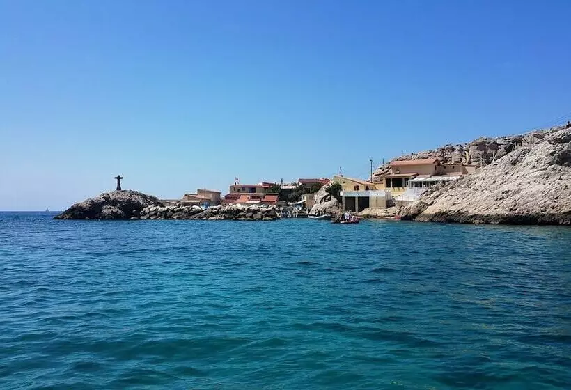 ホテル Ibis Styles Marseille Centre Prado Place Castellane