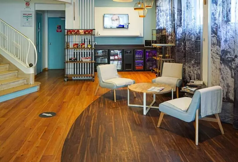 ホテル Ibis Styles Marseille Centre Prado Place Castellane