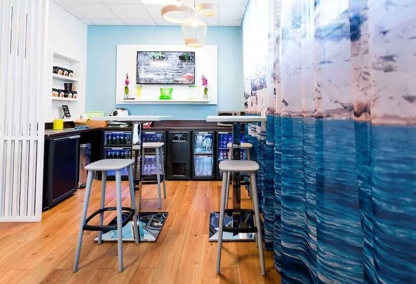 ホテル Ibis Styles Marseille Centre Prado Place Castellane