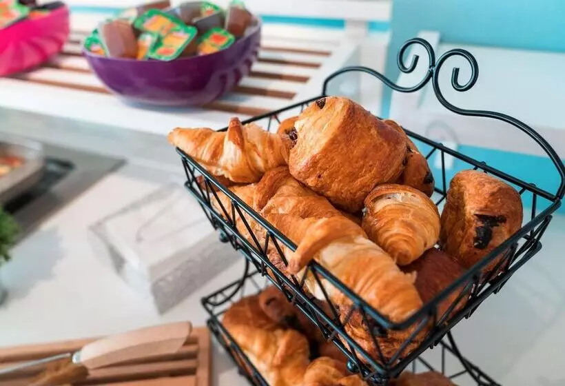 ホテル Ibis Styles Marseille Centre Prado Place Castellane