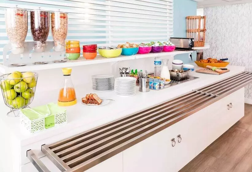 ホテル Ibis Styles Marseille Centre Prado Place Castellane