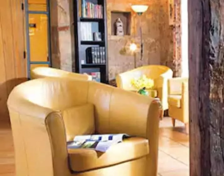 ホテル Logis La Garissade