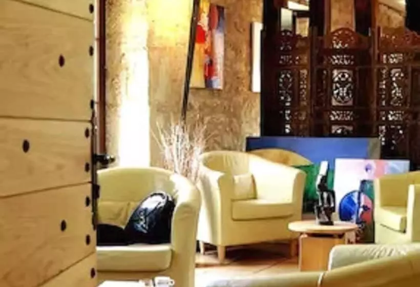 ホテル Logis La Garissade