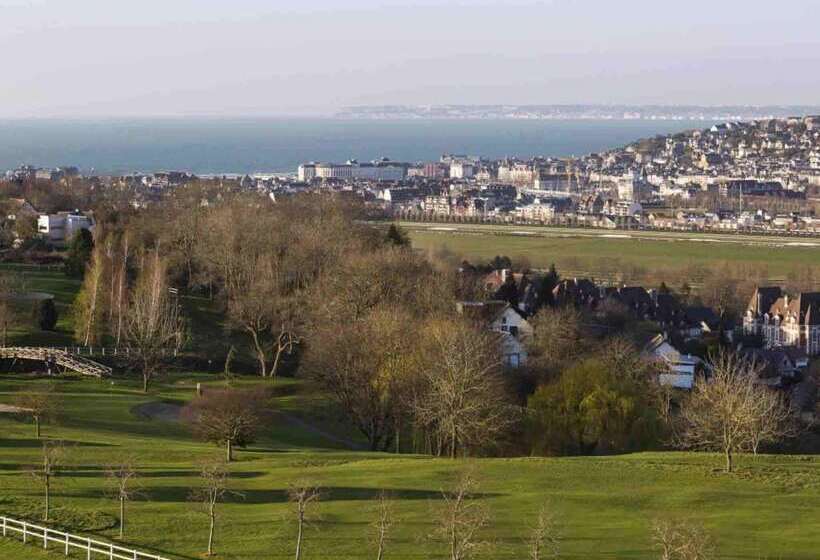 בית מלון כפרי Hôtel Barrière L Hôtel Du Golf