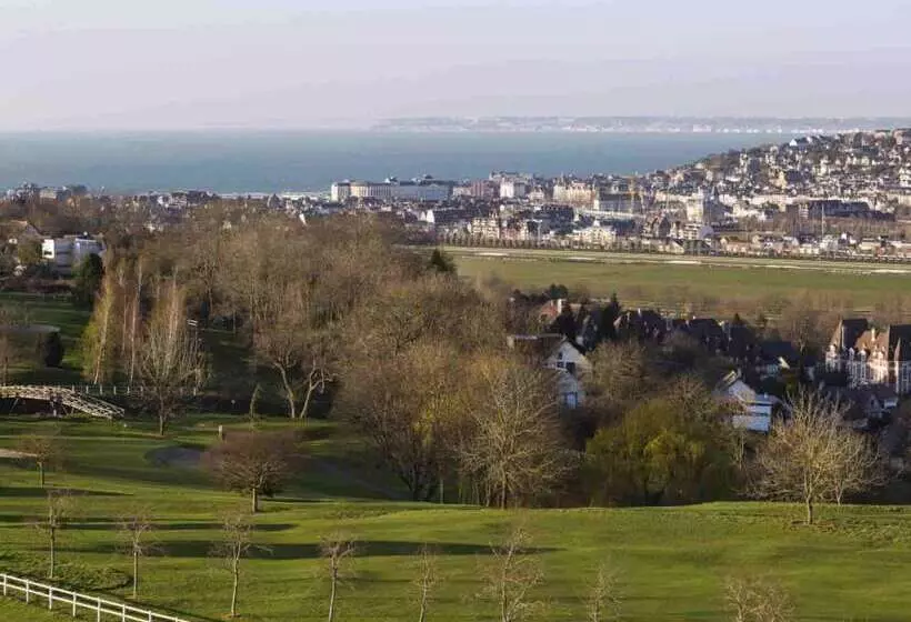 هتل Hôtel Barrière L Hôtel Du Golf