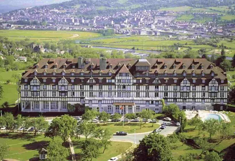 هتل Hôtel Barrière L Hôtel Du Golf