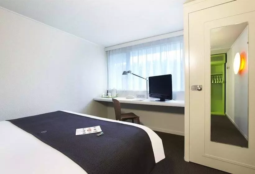 هتل Campanile Meaux