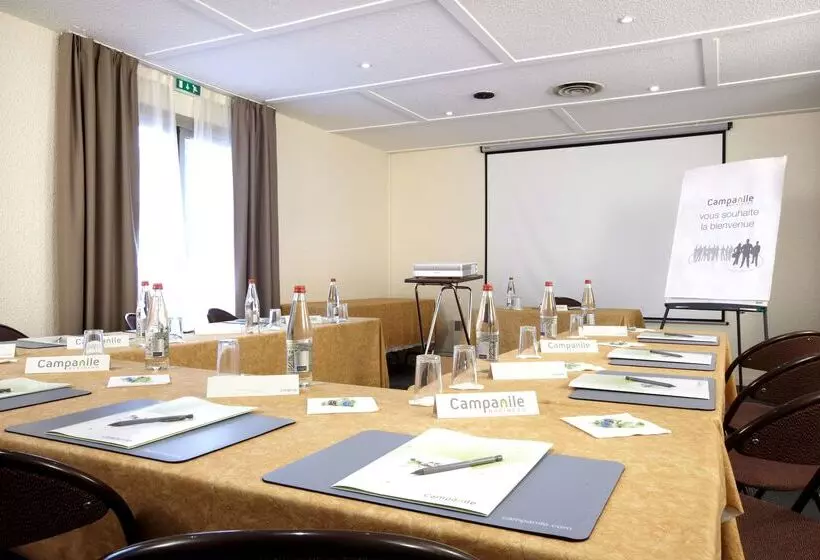 בית מלון כפרי Campanile Pau Est Bizanos