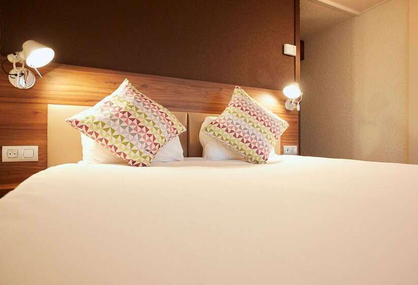 هتل Campanile Pau Est Bizanos